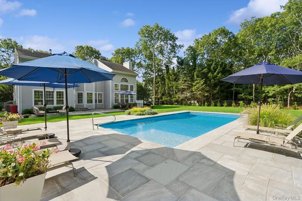 35 Hollow Lane Westhampton NY 11977