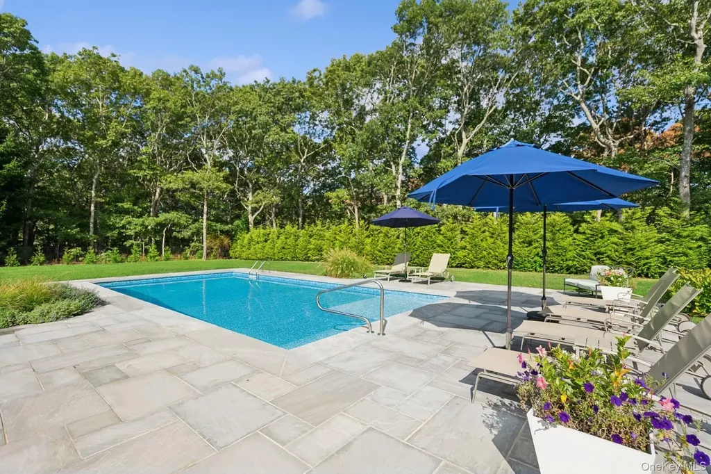 35 Hollow Lane Westhampton NY 11977