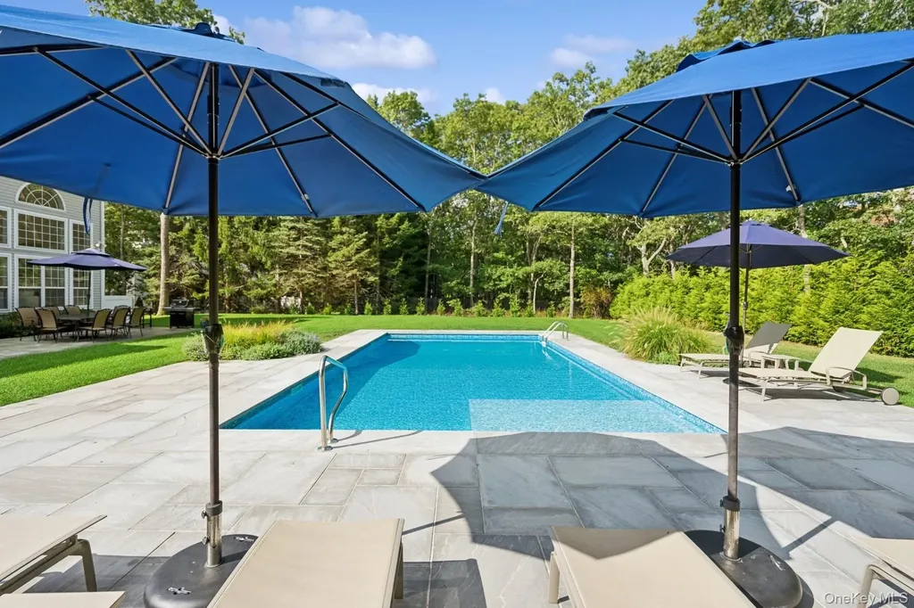 35 Hollow Lane Westhampton NY 11977
