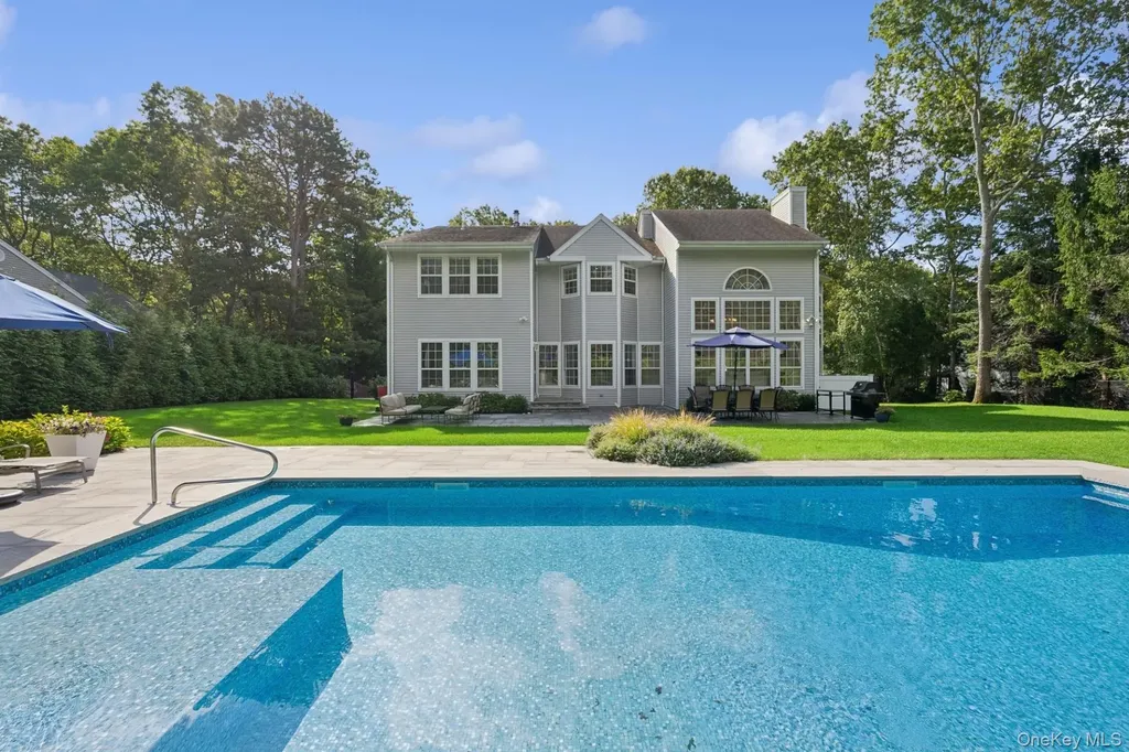 35 Hollow Lane Westhampton NY 11977