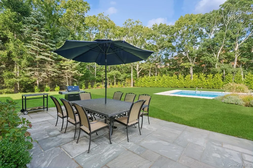 35 Hollow Lane Westhampton NY 11977