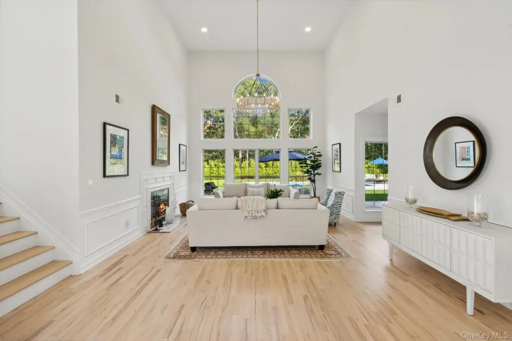 35 Hollow Lane Westhampton NY 11977