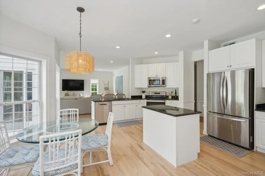 35 Hollow Lane Westhampton NY 11977