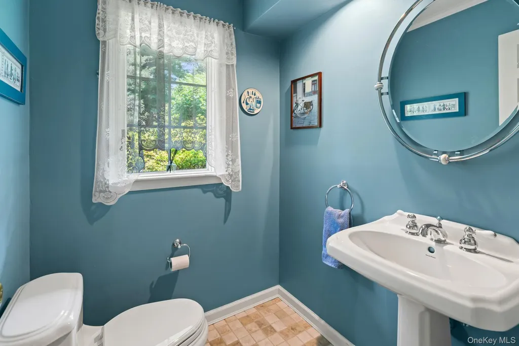 4 Pippin Lane Lloyd Harbor NY 11743