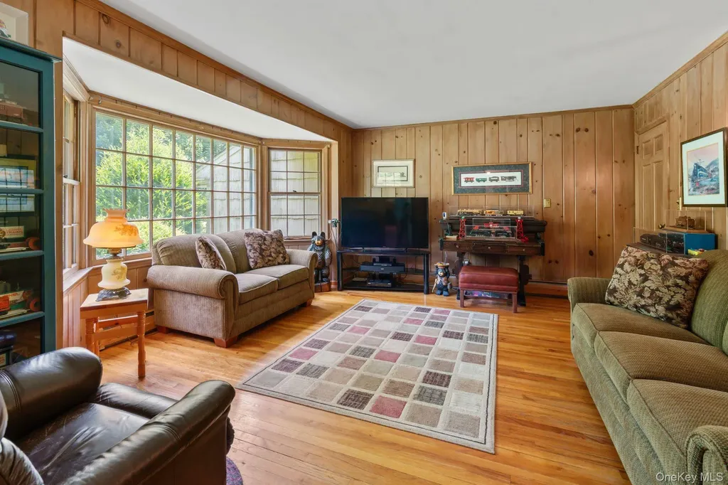 4 Pippin Lane Lloyd Harbor NY 11743