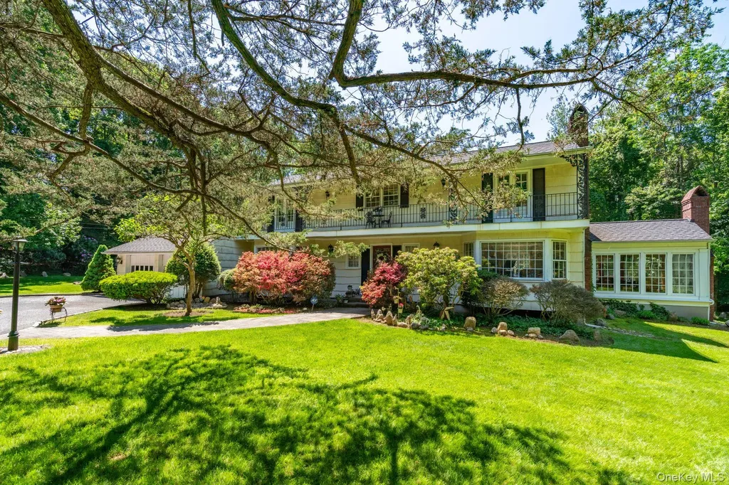 4 Pippin Lane Lloyd Harbor NY 11743