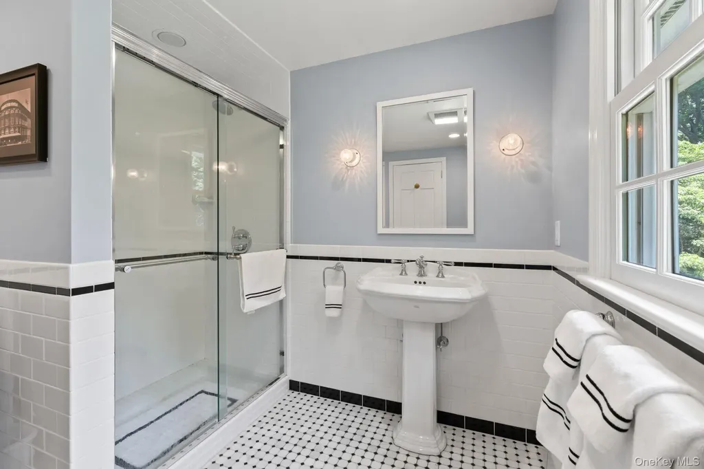 4 Pippin Lane Lloyd Harbor NY 11743