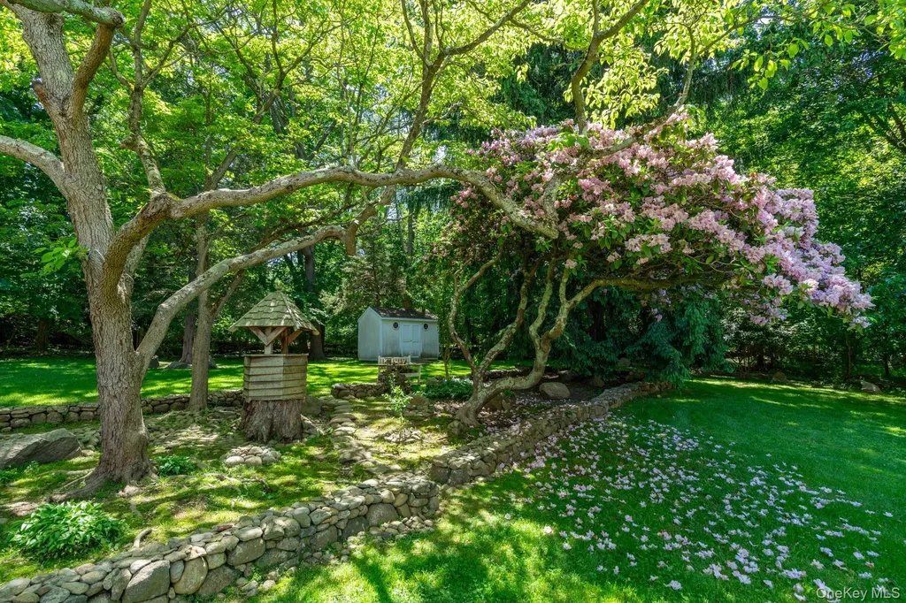 4 Pippin Lane Lloyd Harbor NY 11743