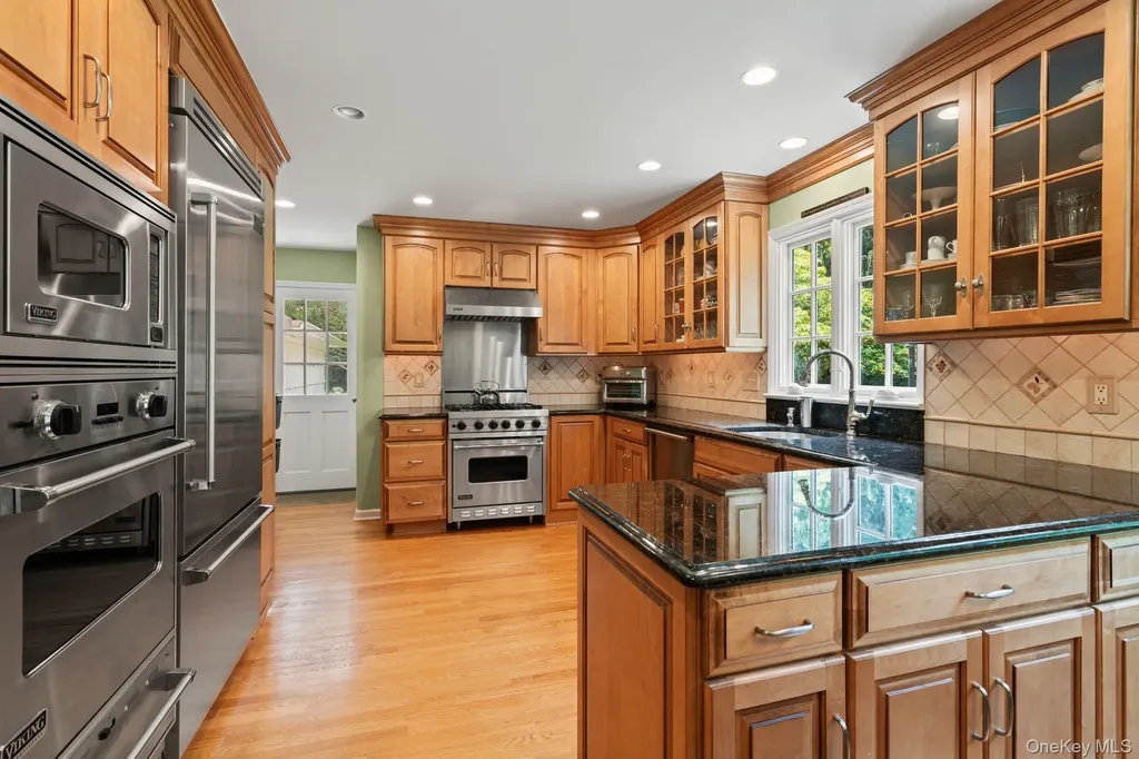 4 Pippin Lane Lloyd Harbor NY 11743