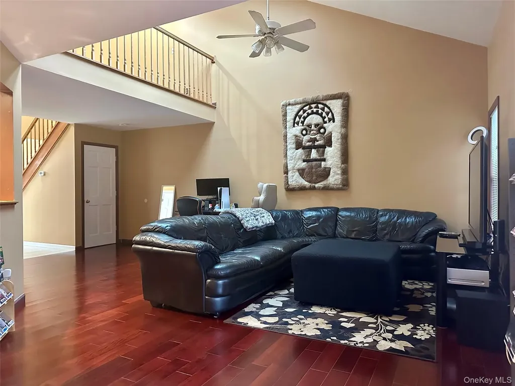 125 Pinebrook Drive Hyde Park NY 12538