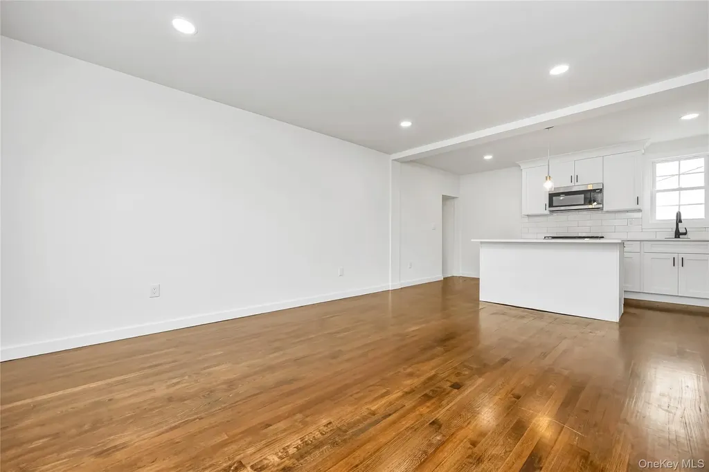 547 17th Street West Babylon NY 11704