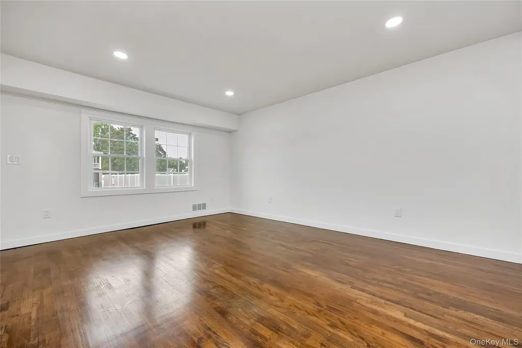 547 17th Street West Babylon NY 11704