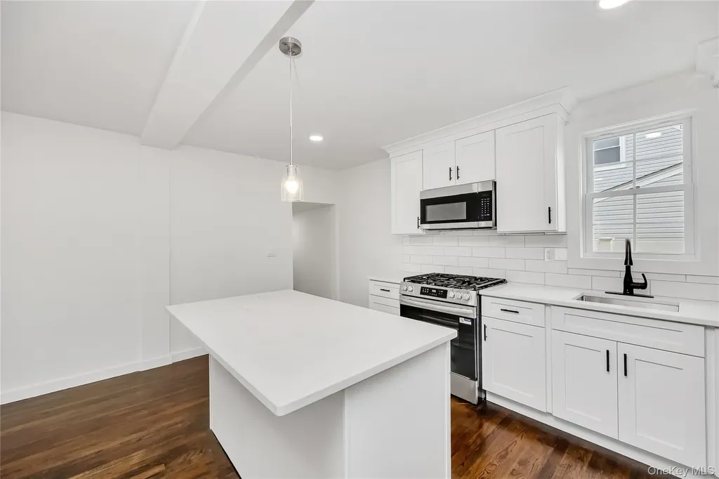 547 17th Street West Babylon NY 11704