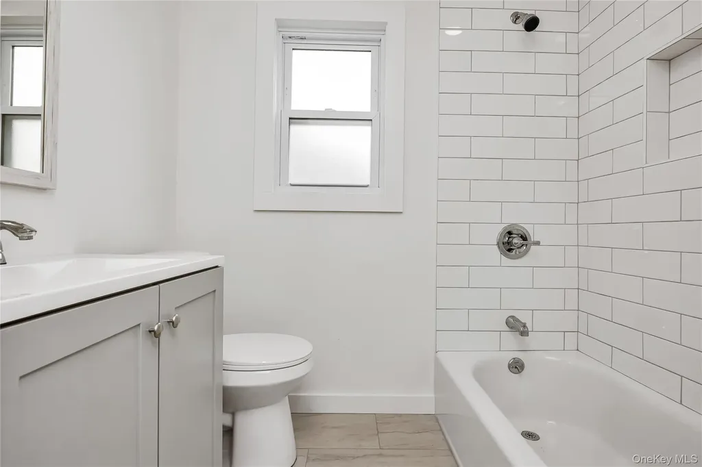 547 17th Street West Babylon NY 11704