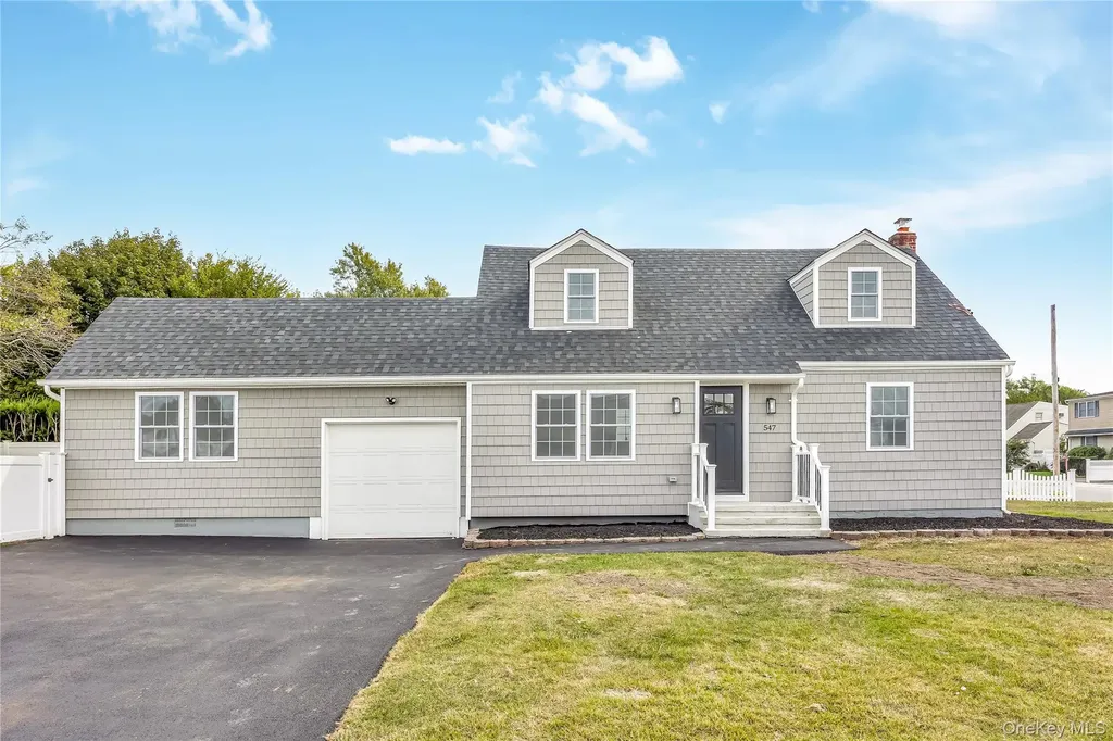 547 17th Street West Babylon NY 11704