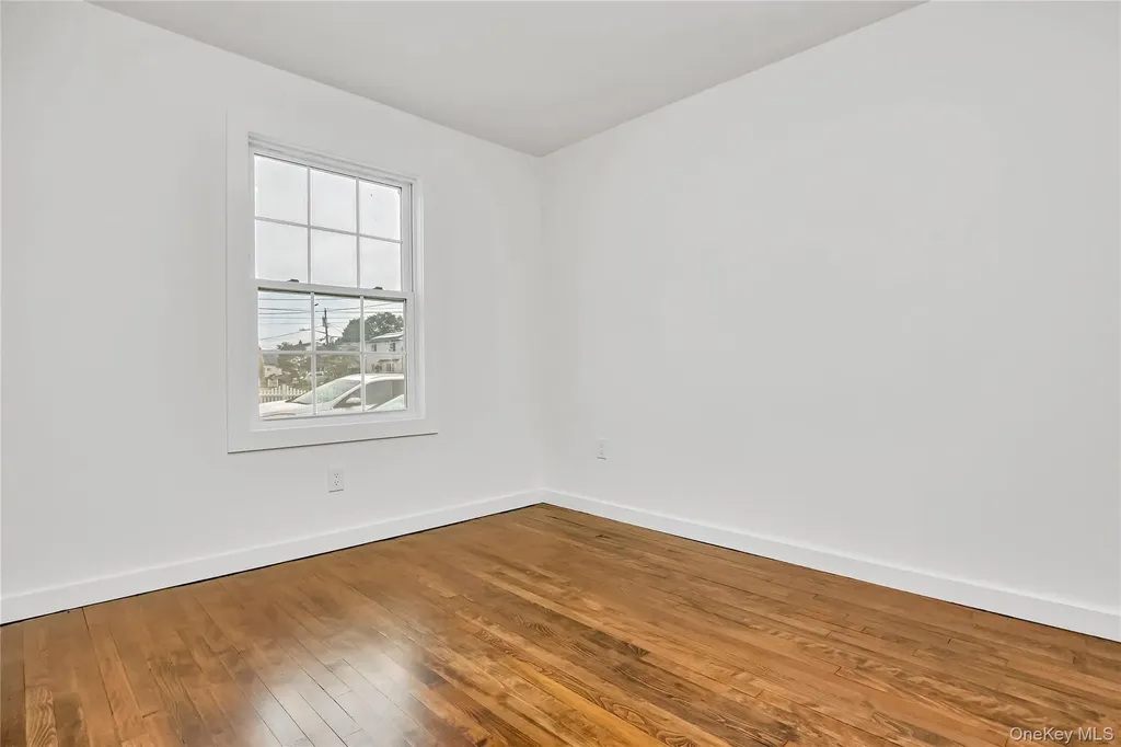547 17th Street West Babylon NY 11704