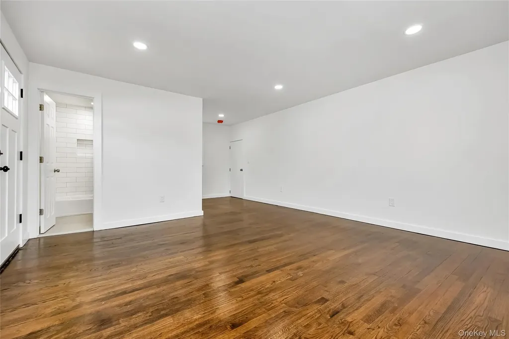 547 17th Street West Babylon NY 11704