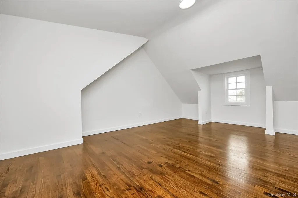 547 17th Street West Babylon NY 11704