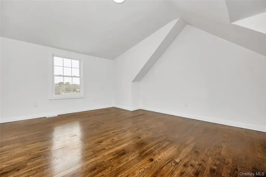 547 17th Street West Babylon NY 11704