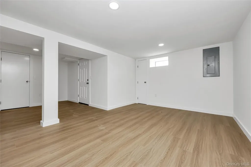 547 17th Street West Babylon NY 11704