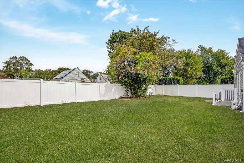 547 17th Street West Babylon NY 11704