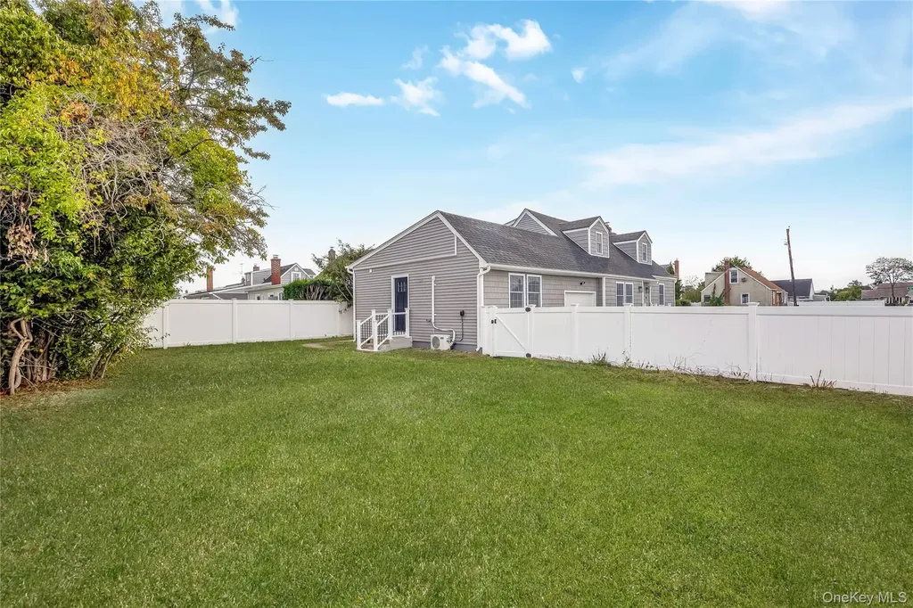 547 17th Street West Babylon NY 11704