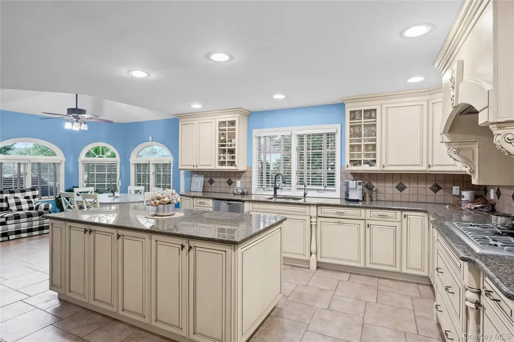 2495 Navy Place Bellmore NY 11710