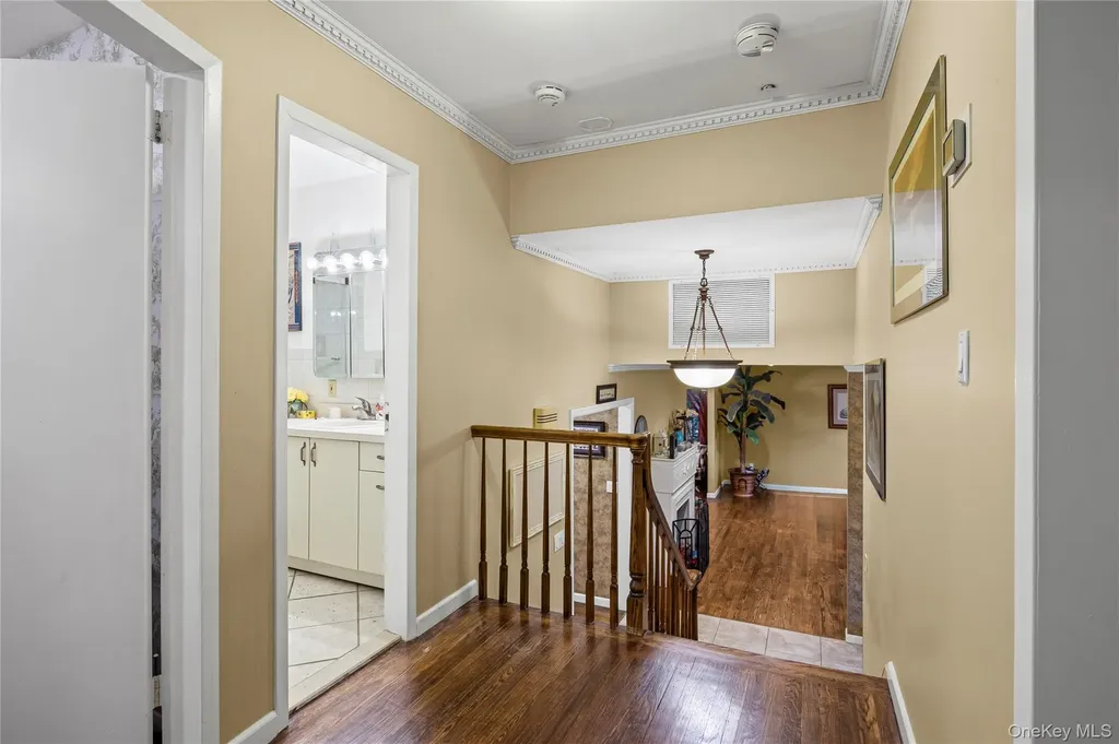 2495 Navy Place Bellmore NY 11710