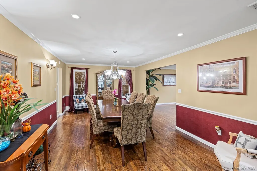 2495 Navy Place Bellmore NY 11710