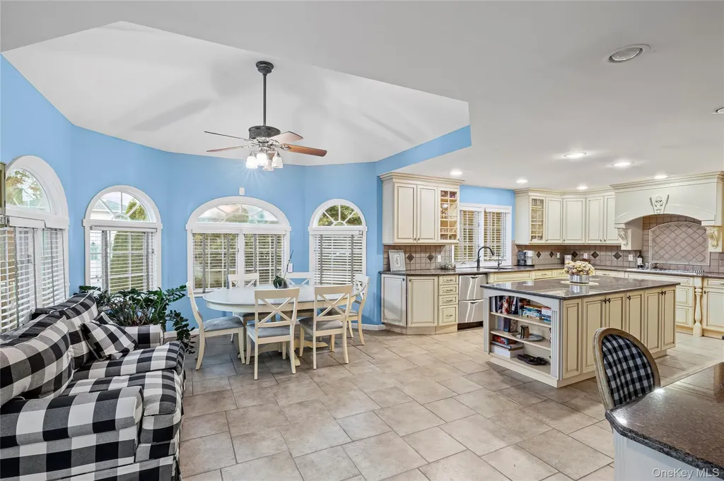 2495 Navy Place Bellmore NY 11710