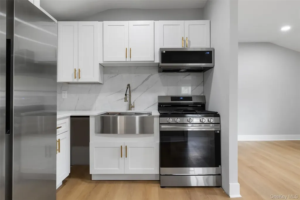 506 Scherger Avenue East Patchogue NY 11772