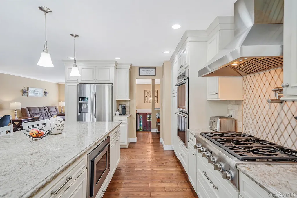5 Hermart Lane Ronkonkoma NY 11779