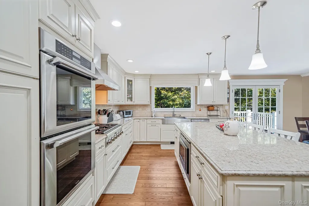 5 Hermart Lane Ronkonkoma NY 11779