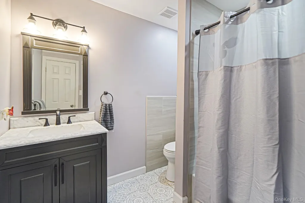 5 Hermart Lane Ronkonkoma NY 11779