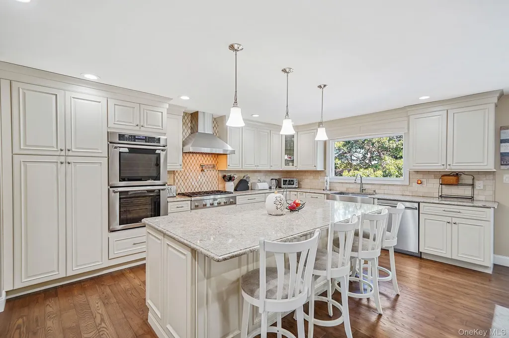 5 Hermart Lane Ronkonkoma NY 11779