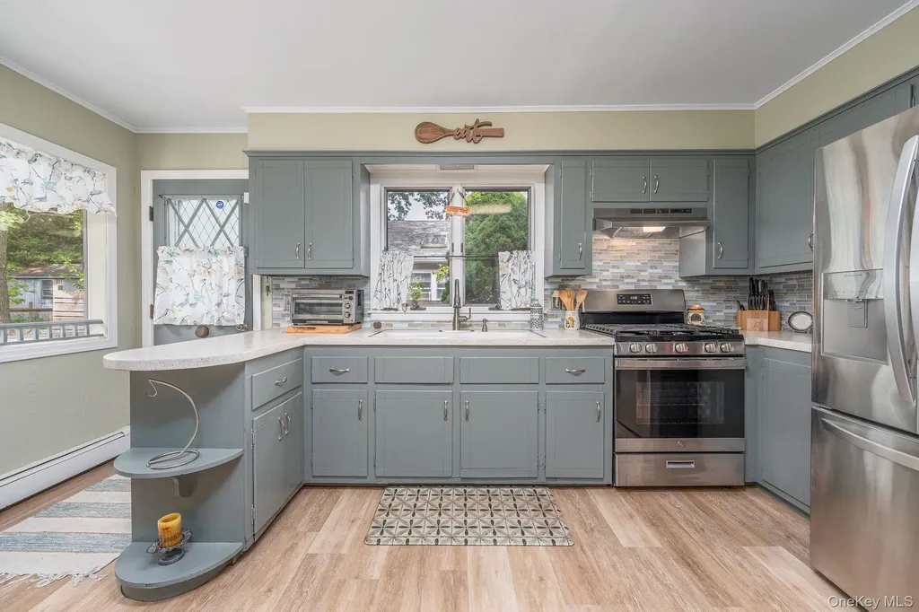 920 Bray Avenue Laurel NY 11948