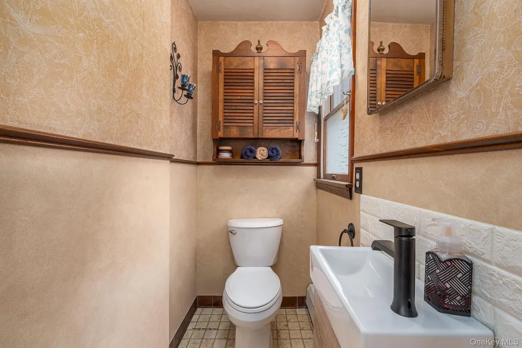 920 Bray Avenue Laurel NY 11948