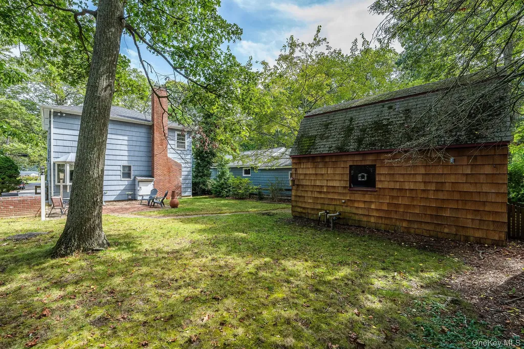 920 Bray Avenue Laurel NY 11948