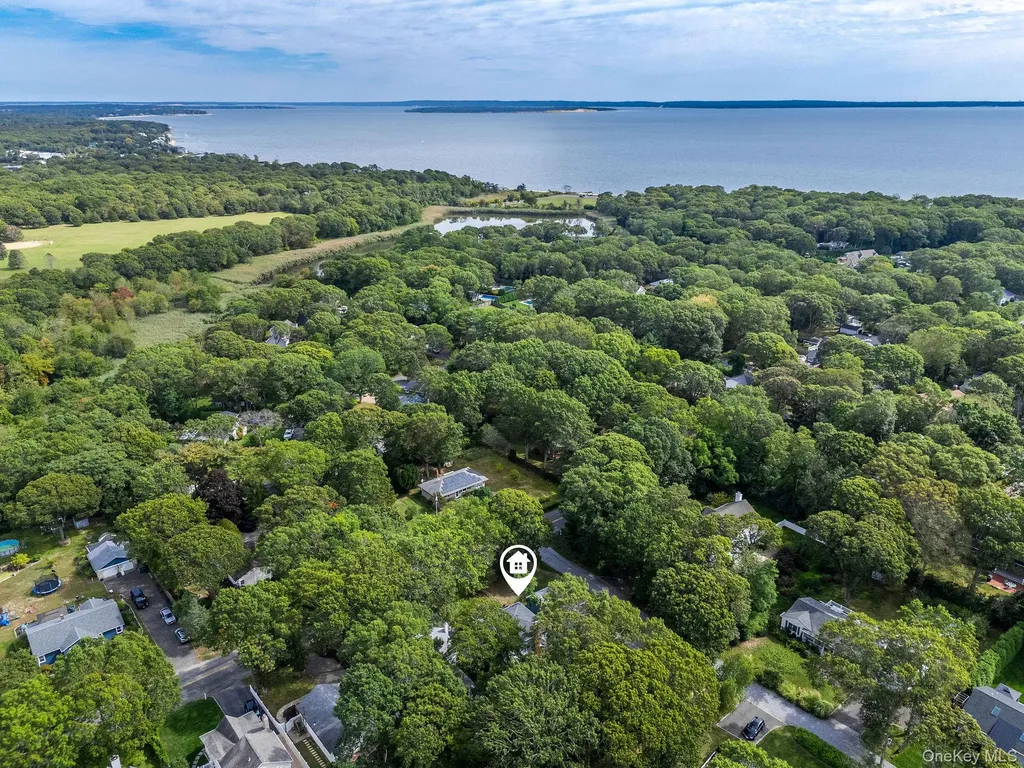 920 Bray Avenue Laurel NY 11948