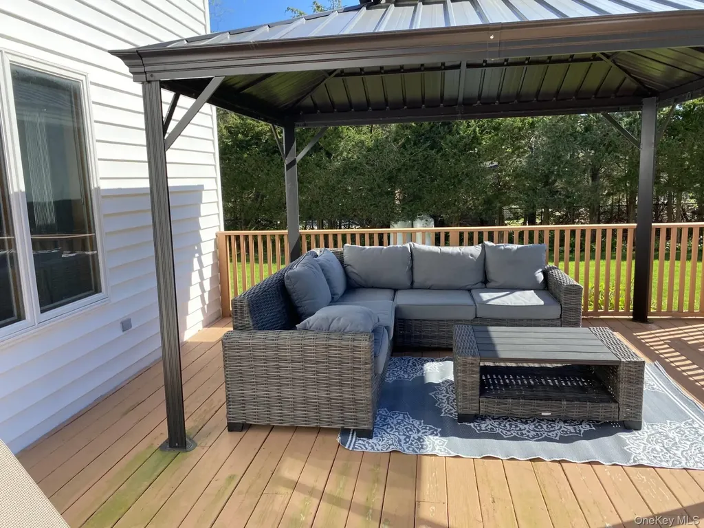7 Sea Breeze Avenue Westhampton NY 11977