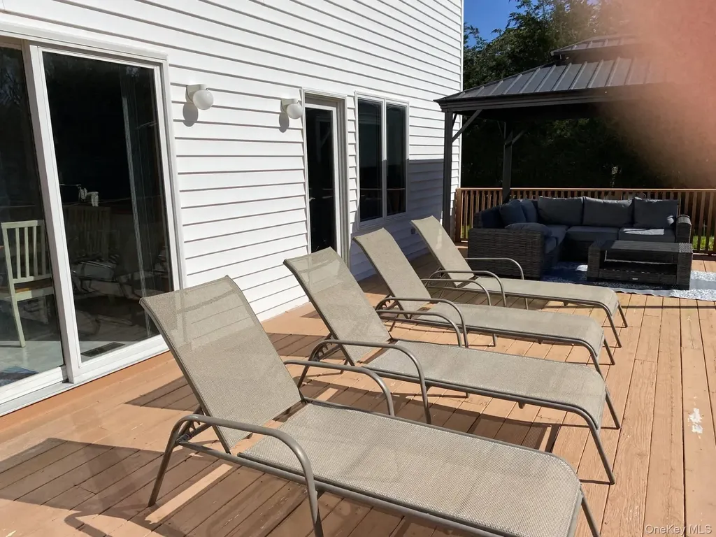 7 Sea Breeze Avenue Westhampton NY 11977