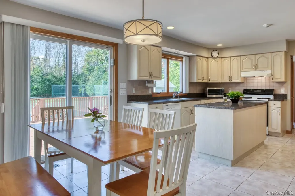 7 Sea Breeze Avenue Westhampton NY 11977