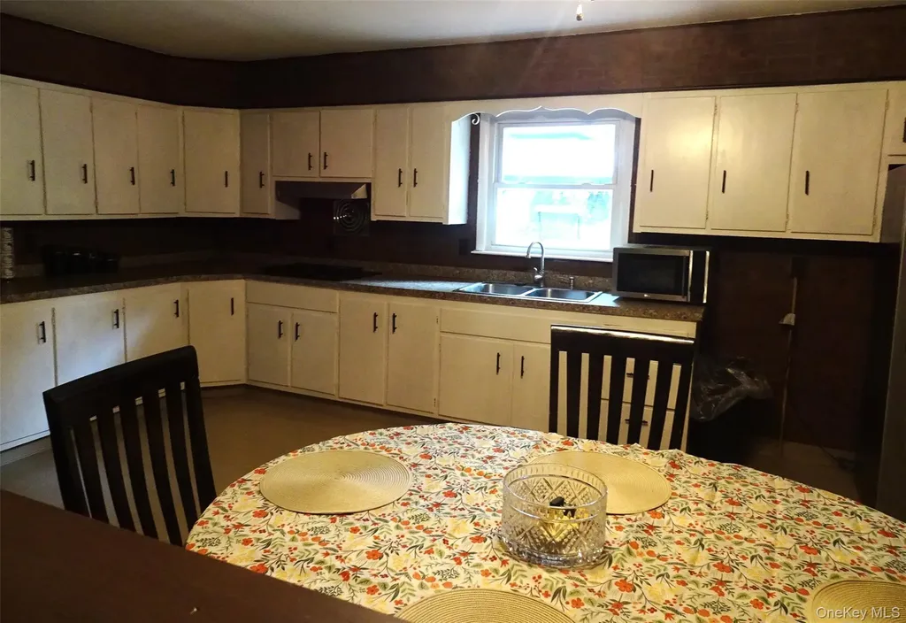 28 Overlook Drive Middlehope NY 12550