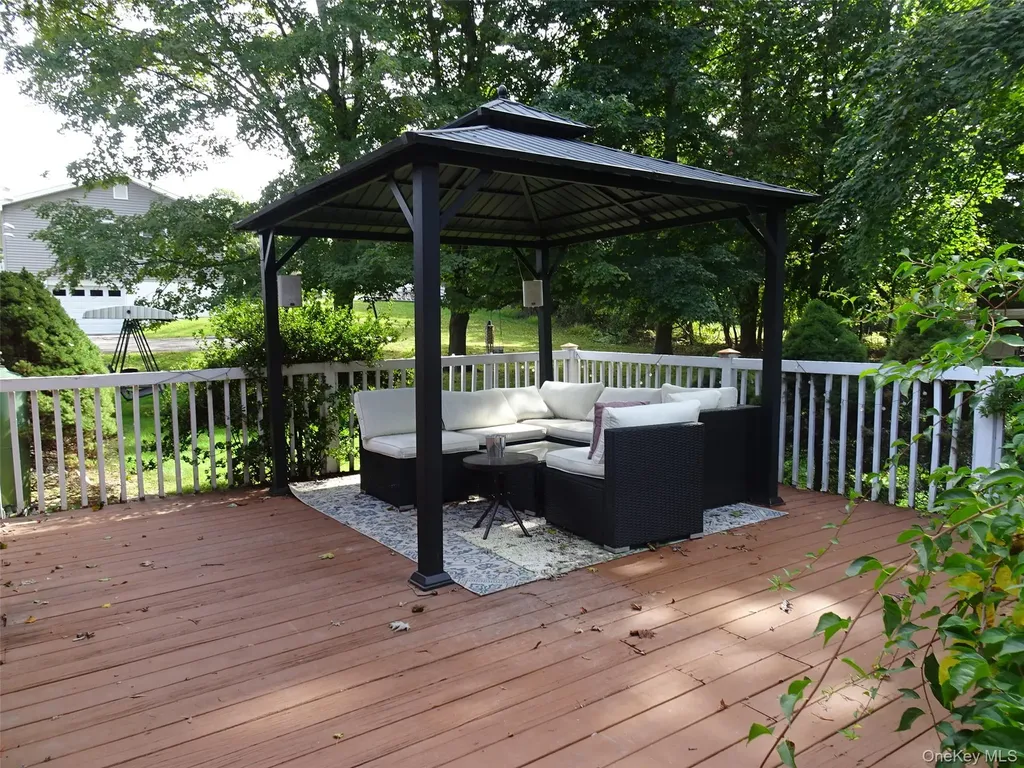 28 Overlook Drive Middlehope NY 12550
