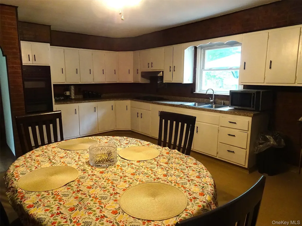 28 Overlook Drive Middlehope NY 12550
