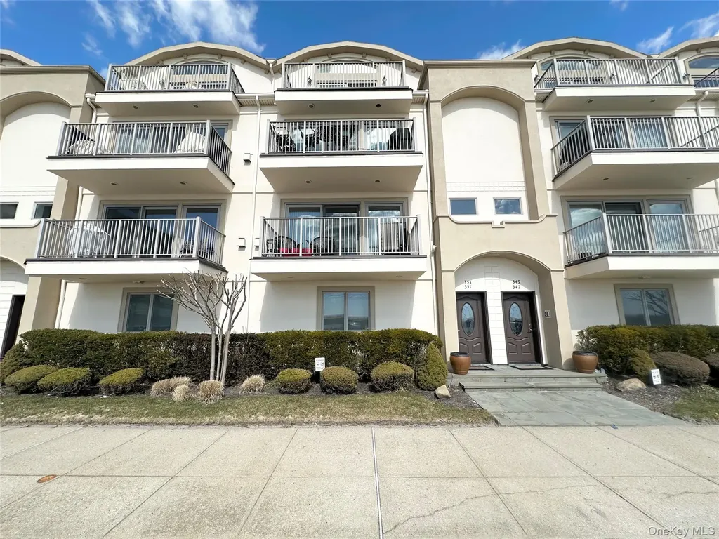 353 W Broadway Long Beach NY 11561