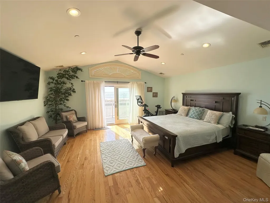 353 W Broadway Long Beach NY 11561