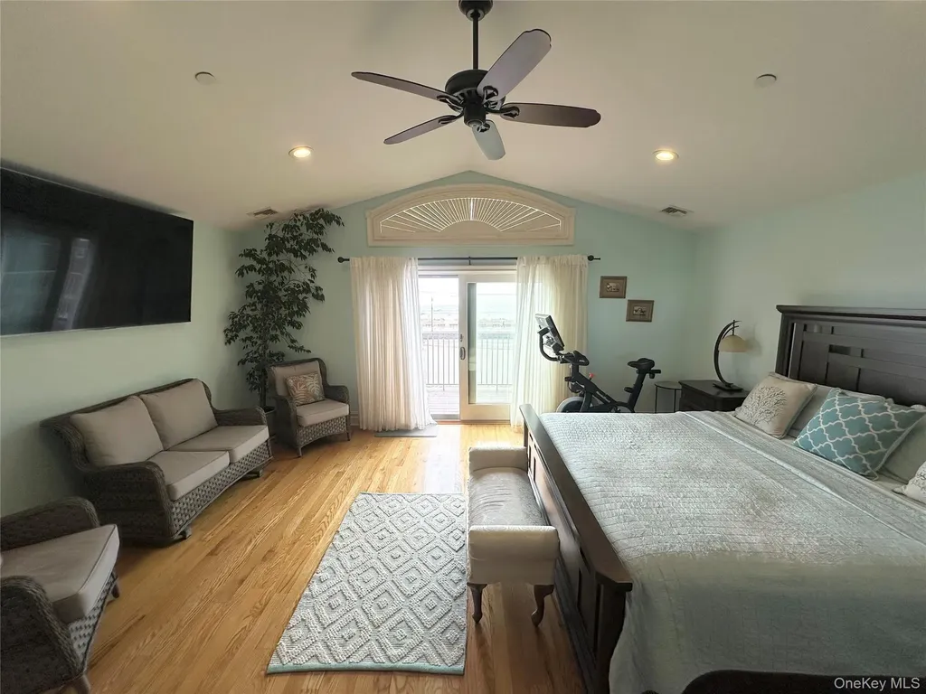 353 W Broadway Long Beach NY 11561