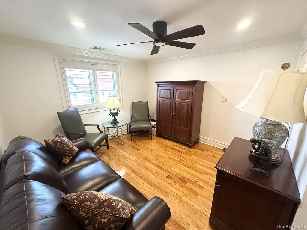 353 W Broadway Long Beach NY 11561