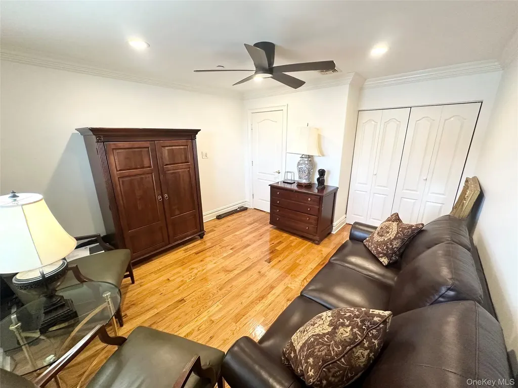 353 W Broadway Long Beach NY 11561